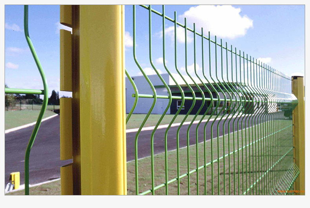 Eco-Friendly Peach-Shaped Post Guardrail, Recyclable Steel Fence for Eco-Tourism Area & Green Community