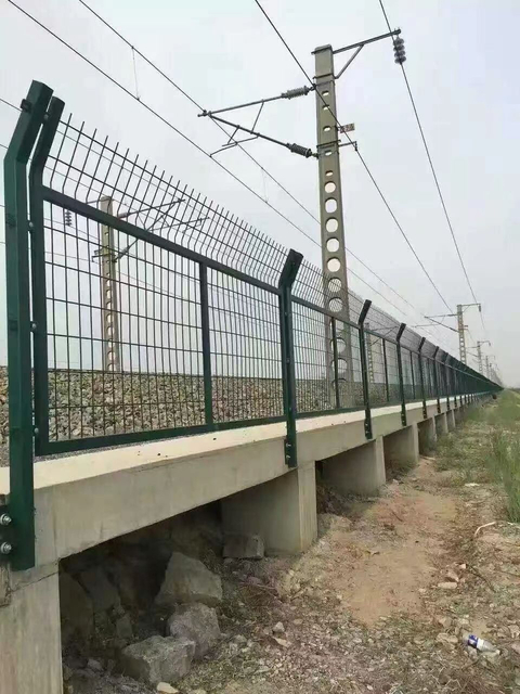Railway Fence Net, High-Strength Metal Mesh Fence for Railway Track Perimeter Safety & Animal Intrusion Prevention