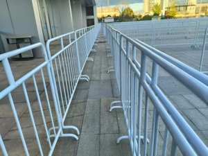 High-Visibility Iron Horse Barrier, Reflective Strip Metal Fence for Night Road Work & Parking Lot Partition