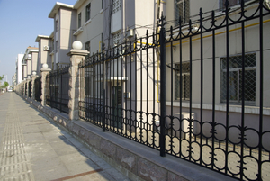 Security Wrought Iron Fence Anti-Climb Anti-Impact Fence for Commercial Plaza & Scenic Spot Perimeter Protection