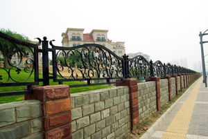Custom Wrought Iron Fence Artistic Pattern Anti-Rust Fence for High-End Residential & Courtyard Landscaping