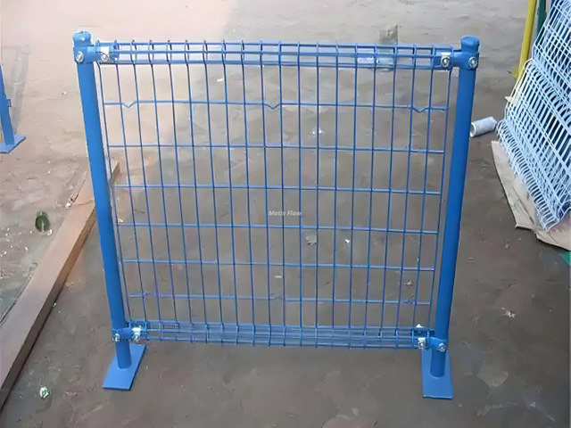 Double Loop Wire Fence Hot-dip Galvanized Anti-Corrosion Fence for Farm Pasture Perimeter Security Protection