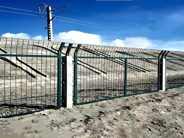 Eco-Friendly Railway Fence Net, Recyclable Steel Mesh Fence for National Park Railways & Environmental Protection Zones