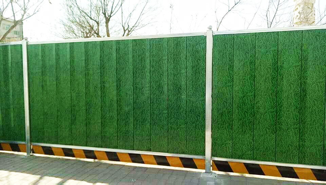 Custom Height Blue Construction Barrier, High-Visibility Fence for Highway Construction & Urban Renovation